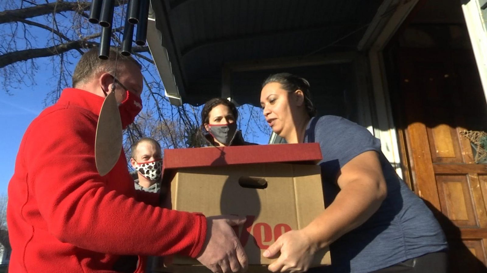HyVee Surprises Brooklyn Center Woman with Free Thanksgiving Meal