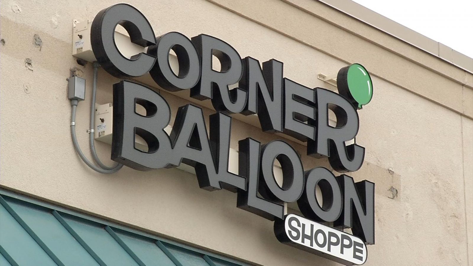 Maple Grove Business Lifts Spirits with Balloons - CCX Media