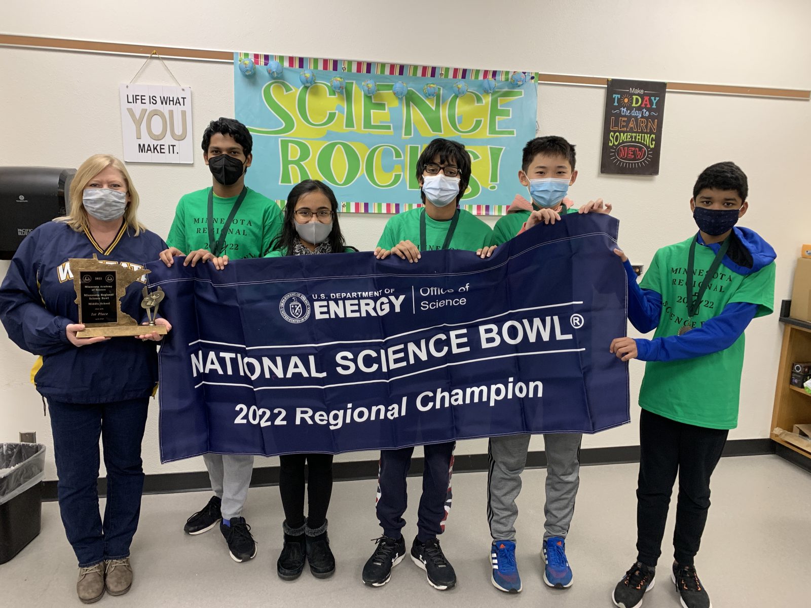 Wayzata Central Middle School Science Bowl Team Qualifies for National