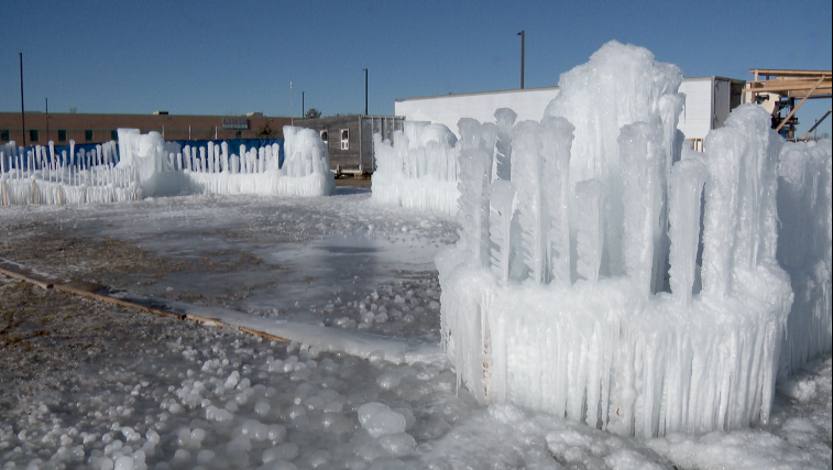 maple grove ice castles opening date