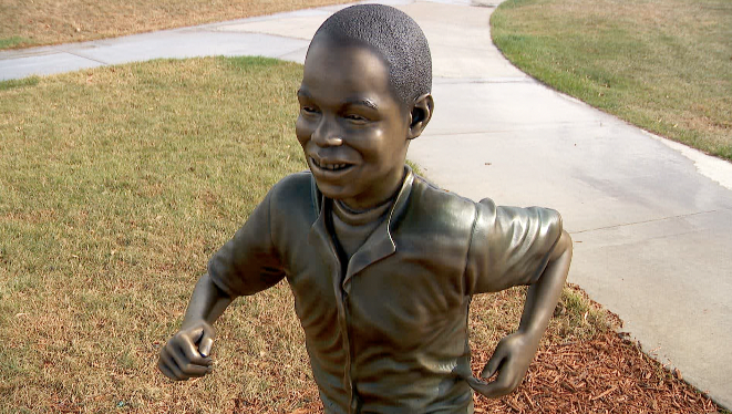 barway collins statue