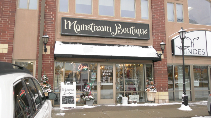 exterior of Mainstream Boutique in Golden Valley