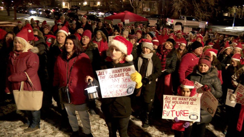 Anoka Hennepin teachers rally