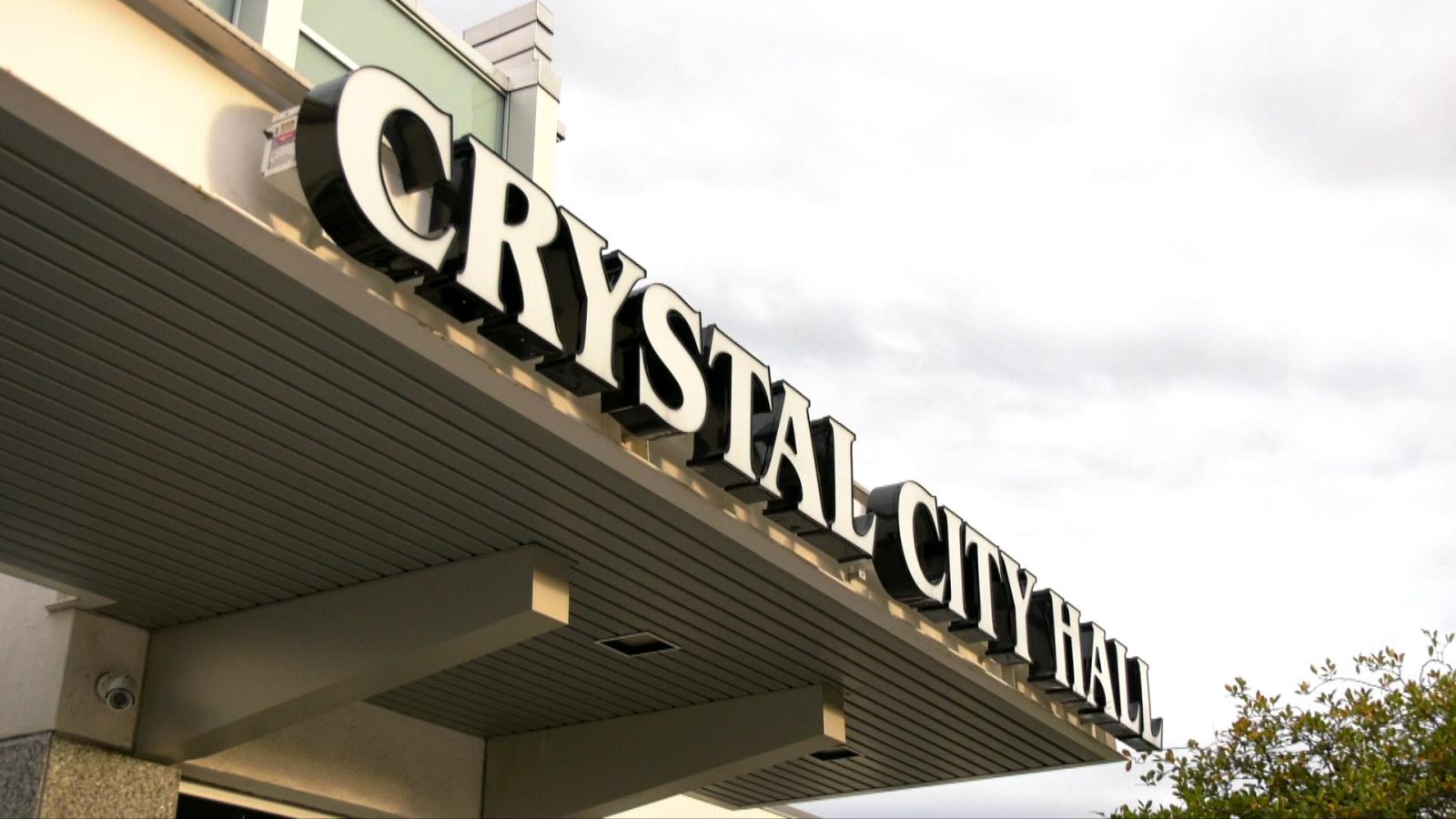 exterior of Crystal City Hall
