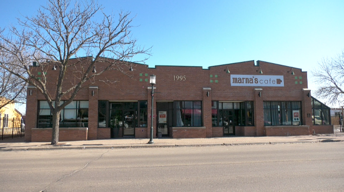 exterior shot of marna's eatery in robbinsdale